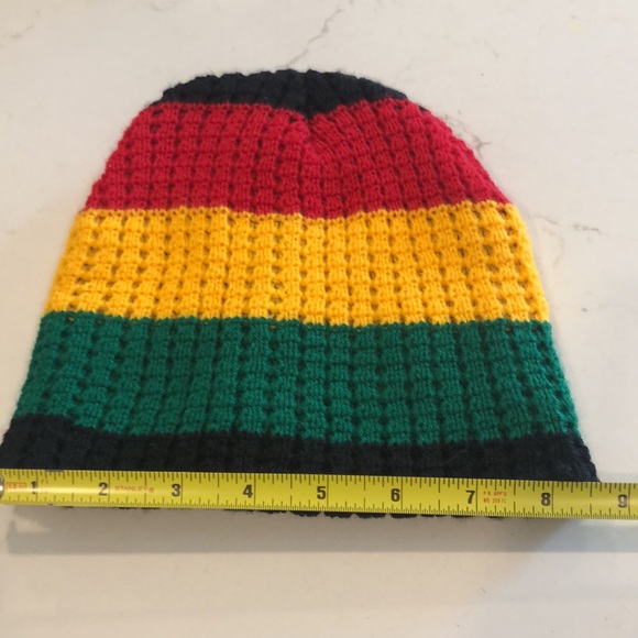 Knitted beanie jamaican flag color - Picture 3 of 4